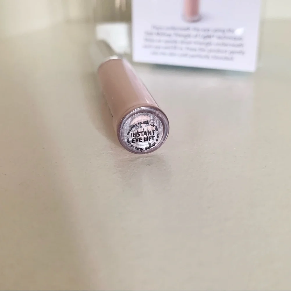 Trish McEvoy Instant Eye Lift treatment concealer